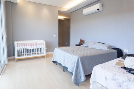 Casa de condomínio à venda com 710m², 5 quartos e 6 vagas Casa de condomínio à venda com 710m², 5 quartos e 6 vagasSuíte 3