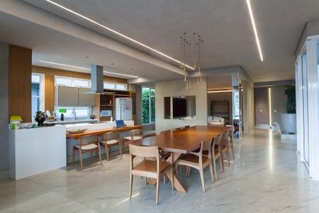 Casa de condomínio à venda com 710m², 5 quartos e 6 vagas Casa de condomínio à venda com 710m², 5 quartos e 6 vagasCopa