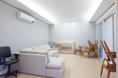 Casa de condomínio à venda com 710m², 5 quartos e 6 vagas Casa de condomínio à venda com 710m², 5 quartos e 6 vagasSuíte 5