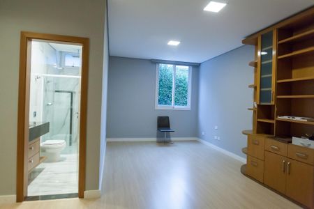 Casa de condomínio à venda com 710m², 5 quartos e 6 vagas Casa de condomínio à venda com 710m², 5 quartos e 6 vagasSuíte