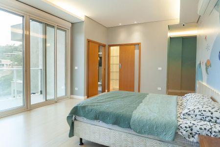 Casa de condomínio à venda com 710m², 5 quartos e 6 vagas Casa de condomínio à venda com 710m², 5 quartos e 6 vagasSuíte 2