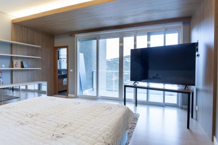 Casa de condomínio à venda com 710m², 5 quartos e 6 vagas Casa de condomínio à venda com 710m², 5 quartos e 6 vagasSuíte 4