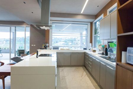 Casa de condomínio à venda com 710m², 5 quartos e 6 vagas Casa de condomínio à venda com 710m², 5 quartos e 6 vagasCozinha