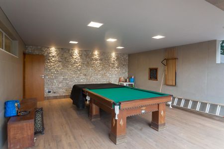 Casa de condomínio à venda com 710m², 5 quartos e 6 vagas Casa de condomínio à venda com 710m², 5 quartos e 6 vagasÁrea comum