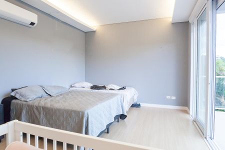 Casa de condomínio à venda com 710m², 5 quartos e 6 vagas Casa de condomínio à venda com 710m², 5 quartos e 6 vagasSuíte 3