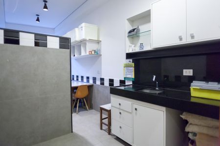 Casa de condomínio à venda com 710m², 5 quartos e 6 vagas Casa de condomínio à venda com 710m², 5 quartos e 6 vagasÁrea de Serviço