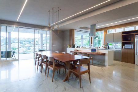 Casa de condomínio à venda com 710m², 5 quartos e 6 vagas Casa de condomínio à venda com 710m², 5 quartos e 6 vagasCozinha