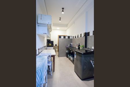 Casa de condomínio à venda com 710m², 5 quartos e 6 vagas Casa de condomínio à venda com 710m², 5 quartos e 6 vagasÁrea de Serviço