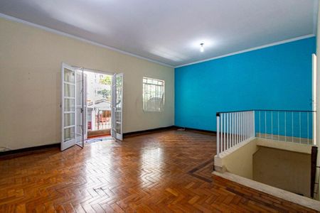 Casa à venda com 186m², 2 quartos e 5 vagas