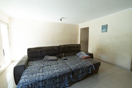 Casa à venda com 280m², 6 quartos e 3 vagas Casa à venda com 280m², 6 quartos e 3 vagasSala