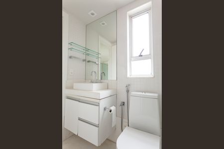 Apartamento à venda com 70m², 2 quartos e 2 vagas Apartamento à venda com 70m², 2 quartos e 2 vagasBanheiro Social