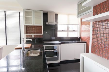 Apartamento à venda com 70m², 2 quartos e 2 vagas Apartamento à venda com 70m², 2 quartos e 2 vagasCozinha