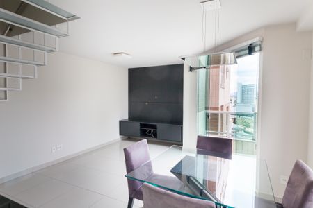 Apartamento à venda com 70m², 2 quartos e 2 vagas Apartamento à venda com 70m², 2 quartos e 2 vagasSala