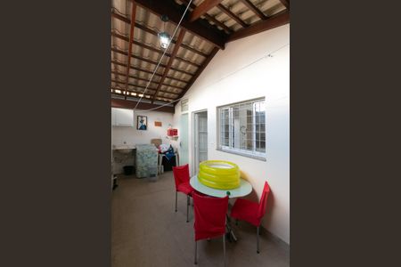 Casa de condomínio à venda com 190m², 2 quartos e 1 vaga Casa de condomínio à venda com 190m², 2 quartos e 1 vagaÁrea de Serviço