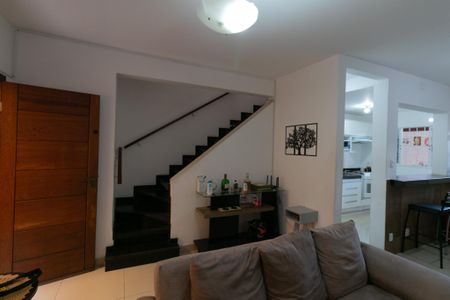 Casa de condomínio à venda com 190m², 2 quartos e 1 vaga Casa de condomínio à venda com 190m², 2 quartos e 1 vagaSala