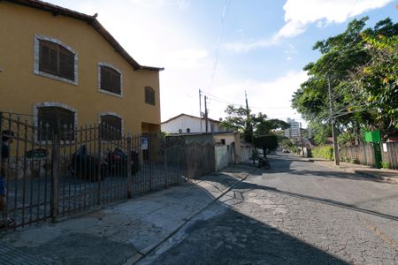 Casa de condomínio à venda com 190m², 2 quartos e 1 vaga Casa de condomínio à venda com 190m², 2 quartos e 1 vagaFachada