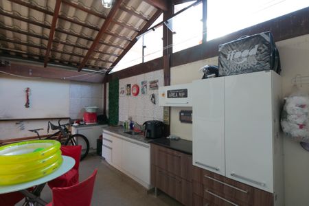 Casa de condomínio à venda com 190m², 2 quartos e 1 vaga Casa de condomínio à venda com 190m², 2 quartos e 1 vagaÁrea de Serviço