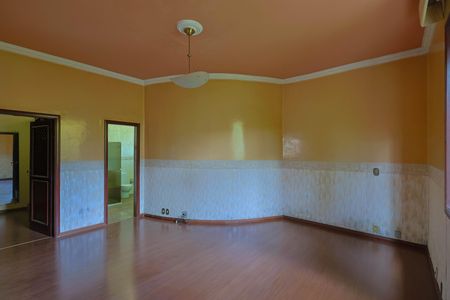 Casa de condomínio à venda com 420m², 4 quartos e 5 vagas Casa de condomínio à venda com 420m², 4 quartos e 5 vagasQuarto 2 - Suíte