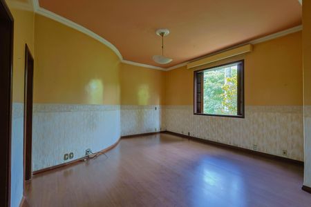 Casa de condomínio à venda com 420m², 4 quartos e 5 vagas Casa de condomínio à venda com 420m², 4 quartos e 5 vagasQuarto 2 - Suíte