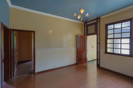 Casa de condomínio à venda com 420m², 4 quartos e 5 vagas Casa de condomínio à venda com 420m², 4 quartos e 5 vagasSala 3