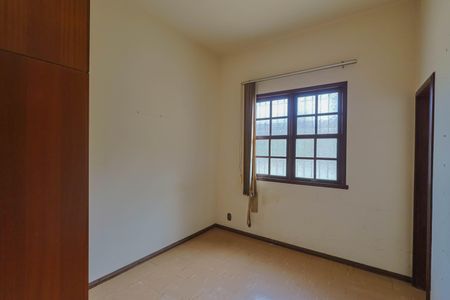 Casa de condomínio à venda com 420m², 4 quartos e 5 vagas Casa de condomínio à venda com 420m², 4 quartos e 5 vagasQuarto de Serviço