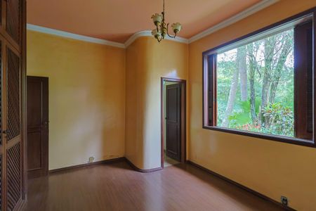 Casa de condomínio à venda com 420m², 4 quartos e 5 vagas Casa de condomínio à venda com 420m², 4 quartos e 5 vagasQuarto 1 - Semi Suíte