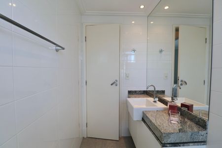 Apartamento para alugar com 235m², 3 quartos e 3 vagas Apartamento para alugar com 235m², 3 quartos e 3 vagasBanheiro Suíte
