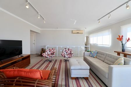 Apartamento para alugar com 235m², 3 quartos e 3 vagas Apartamento para alugar com 235m², 3 quartos e 3 vagasSala