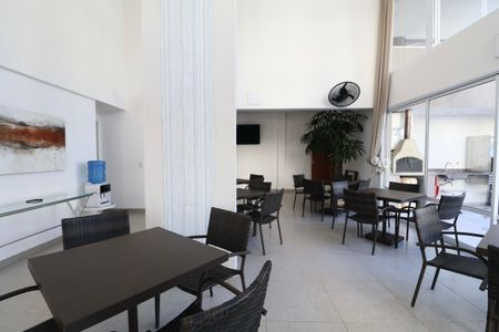 Apartamento para alugar com 235m², 3 quartos e 3 vagas Apartamento para alugar com 235m², 3 quartos e 3 vagasÁrea comum - Salão de festas