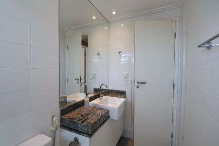 Apartamento para alugar com 235m², 3 quartos e 3 vagas Apartamento para alugar com 235m², 3 quartos e 3 vagasBanheiro Social