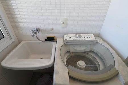 Apartamento para alugar com 235m², 3 quartos e 3 vagas Apartamento para alugar com 235m², 3 quartos e 3 vagasÁrea de Serviço