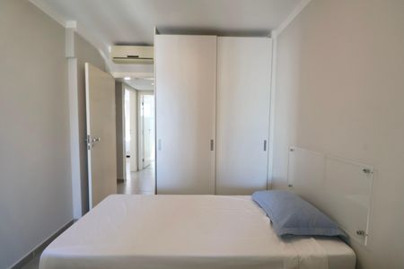 Apartamento para alugar com 235m², 3 quartos e 3 vagas Apartamento para alugar com 235m², 3 quartos e 3 vagasQuarto