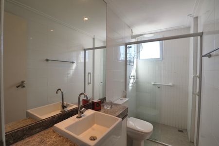 Apartamento para alugar com 235m², 3 quartos e 3 vagas Apartamento para alugar com 235m², 3 quartos e 3 vagasBanheiro Suíte