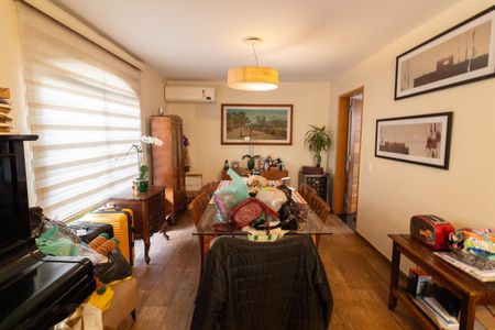 Casa à venda com 125m², 3 quartos e 2 vagas Casa à venda com 125m², 3 quartos e 2 vagasSala