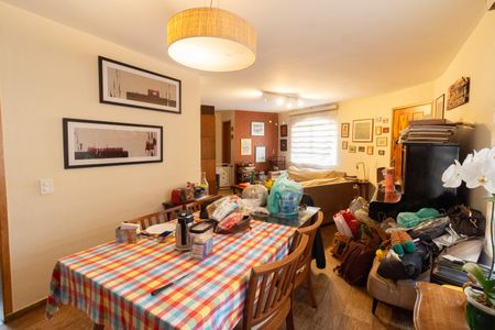 Casa à venda com 125m², 3 quartos e 2 vagas Casa à venda com 125m², 3 quartos e 2 vagasSala