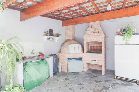 Casa à venda com 130m², 3 quartos e 2 vagas Casa à venda com 130m², 3 quartos e 2 vagasChurrasqueira