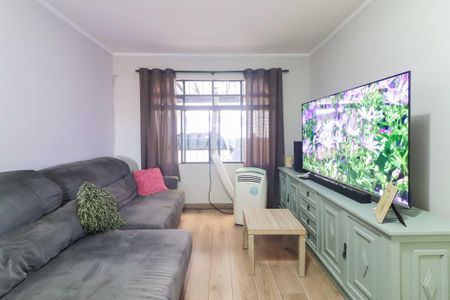 Casa à venda com 130m², 3 quartos e 2 vagas Casa à venda com 130m², 3 quartos e 2 vagasSala