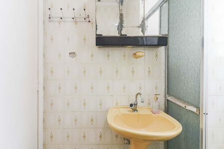 Casa à venda com 130m², 3 quartos e 2 vagas Casa à venda com 130m², 3 quartos e 2 vagasBanheiro Social