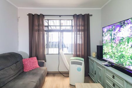 Casa à venda com 130m², 3 quartos e 2 vagas Casa à venda com 130m², 3 quartos e 2 vagasSala