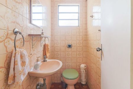 Casa à venda com 130m², 3 quartos e 2 vagas Casa à venda com 130m², 3 quartos e 2 vagasBanheiro 2