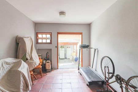 Casa à venda com 130m², 3 quartos e 2 vagas Casa à venda com 130m², 3 quartos e 2 vagasQuarto Lavanderia