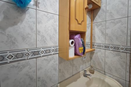 Casa de condomínio à venda com 62m², 2 quartos e 1 vaga Casa de condomínio à venda com 62m², 2 quartos e 1 vagaBanheiro