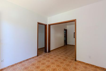 Casa à venda com 250m², 3 quartos e 4 vagas Casa à venda com 250m², 3 quartos e 4 vagasSala