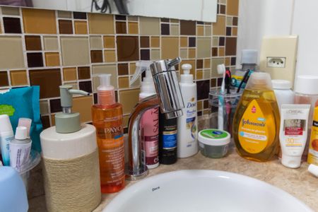 Apartamento à venda com 97m², 3 quartos e 1 vaga Apartamento à venda com 97m², 3 quartos e 1 vagaBanheiro da Suíte