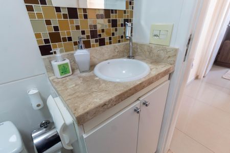 Apartamento à venda com 97m², 3 quartos e 1 vaga Apartamento à venda com 97m², 3 quartos e 1 vagaBanheiro 2