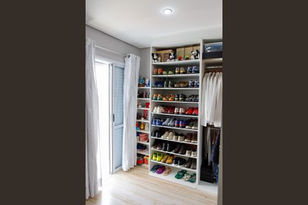 Apartamento à venda com 104m², 3 quartos e 2 vagas Apartamento à venda com 104m², 3 quartos e 2 vagasCloset da suíte