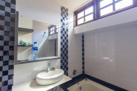 Casa para alugar com 170m², 4 quartos e 2 vagas Casa para alugar com 170m², 4 quartos e 2 vagasBanheiro