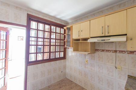 Casa para alugar com 170m², 4 quartos e 2 vagas Casa para alugar com 170m², 4 quartos e 2 vagasCozinha