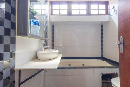 Casa para alugar com 170m², 4 quartos e 2 vagas Casa para alugar com 170m², 4 quartos e 2 vagasBanheiro