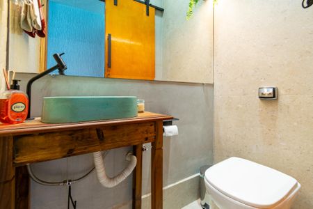 Casa à venda com 158m², 3 quartos e 2 vagas Casa à venda com 158m², 3 quartos e 2 vagasLavabo